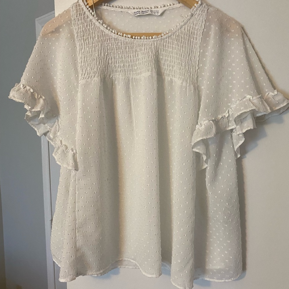 Zara cute flowy top.
